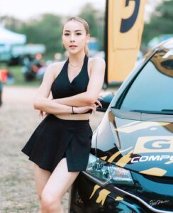 พริตตี้สาวฮอต