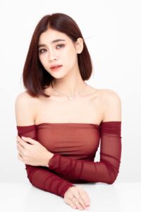 แบมไพลิน นักร้องสาวสวย