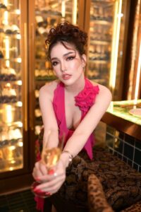 ใบเฟิร์น กุลธาดา สาวแซ่บ