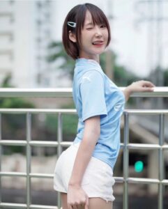 สาวผมสั้น