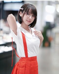 มินตัน ดิ๊งด่อง สาวผมสั้น