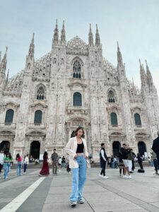 ปุ้ยแฟนอาร์ต